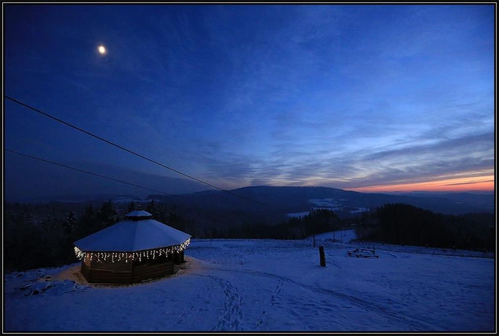 Swiety Spokoj Palesnica Exterior foto